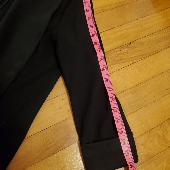 Aritzia Wilfred Chevalier blazer jacket. Satin parts. Size 2. - Picture 10 of 10